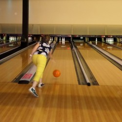 Bowling (21) - Toneelvereniging Plankenkoorts 